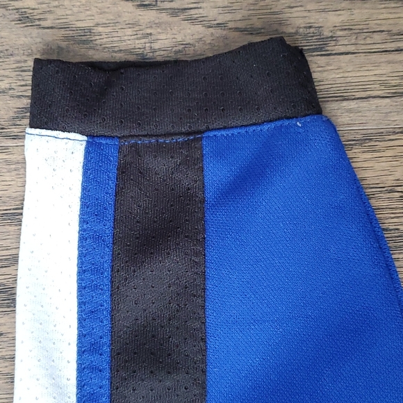 Toddler Toronto Maple Leafs Jersey - Picture 5 of 12